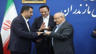اولین مدیرعامل و رییس هیات مدیره منطقه آزاد مازندران منصوب شد اولین مدیرعامل و رییس هیات مدیره منطقه آزاد مازندران منصوب شد